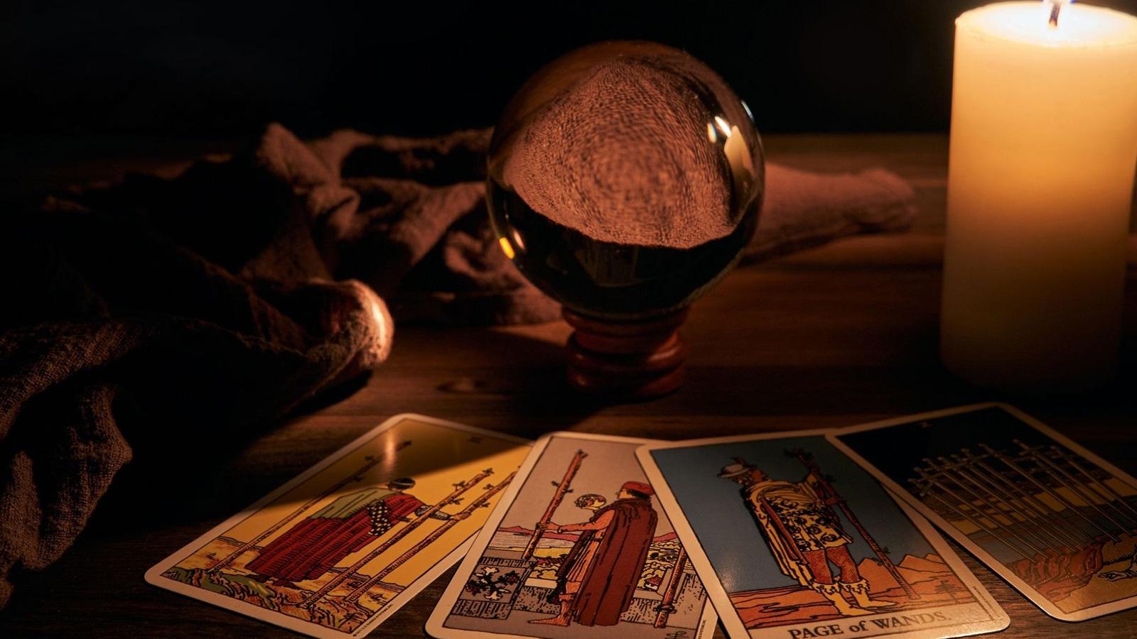 tarot faliniz bugun size daha duyarli olmaniz gerektigini soyluyor 8 kasim tarot falinizda neler cikti