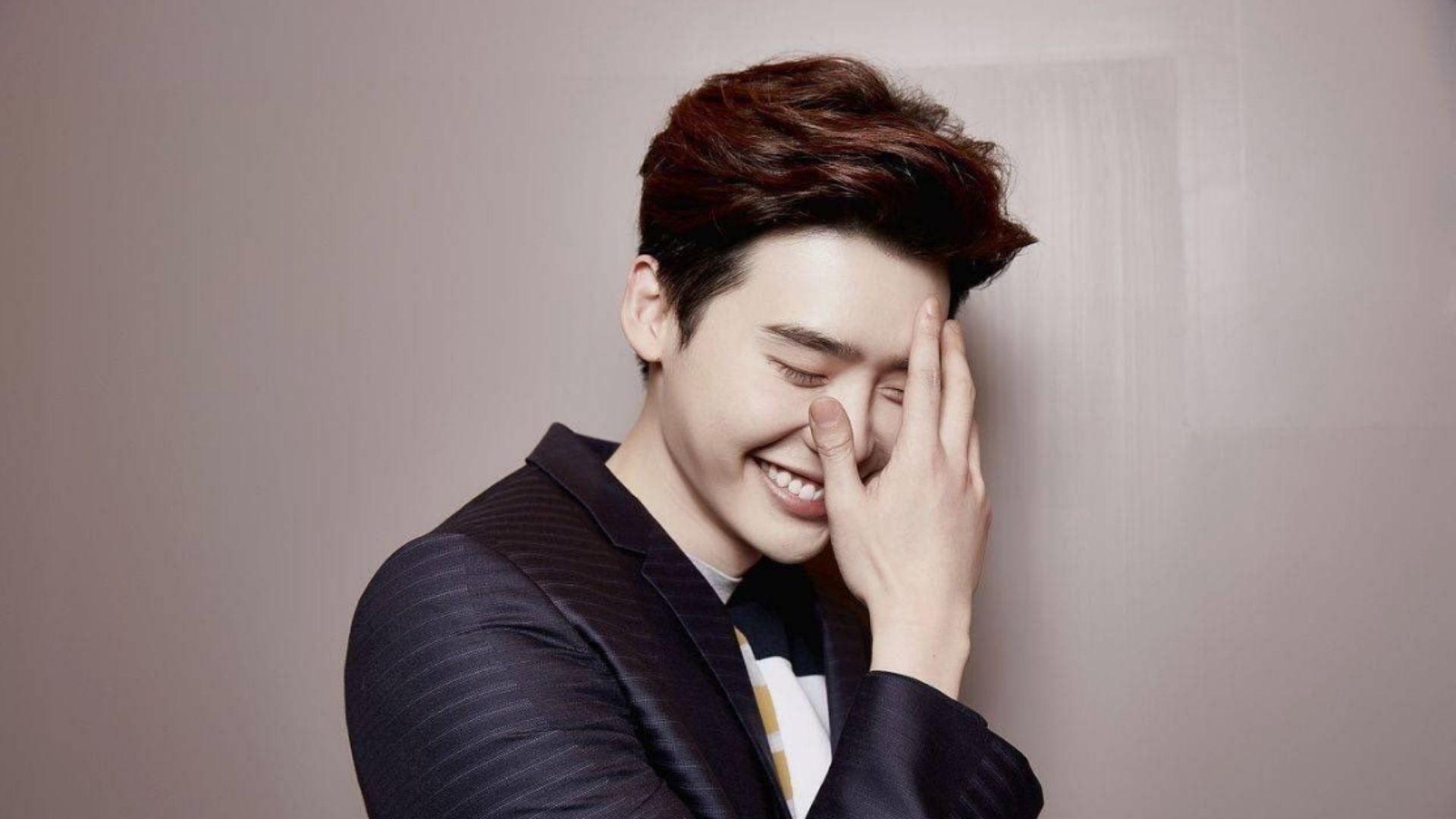 yeni bir diziyle hayranlarini heyecanlandirdi lee jong suk kimdir yeni dizisi ve projeleri