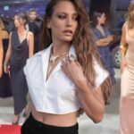 yine guzel hep guzel adana altin koza film festivali nin kapanis torenine serenay sarikaya damgasi